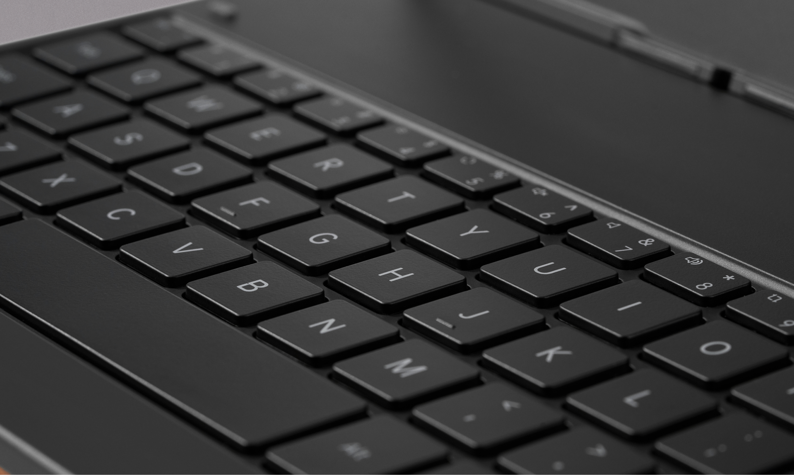 Magnetic Keyboard Cover compact 64-key layout